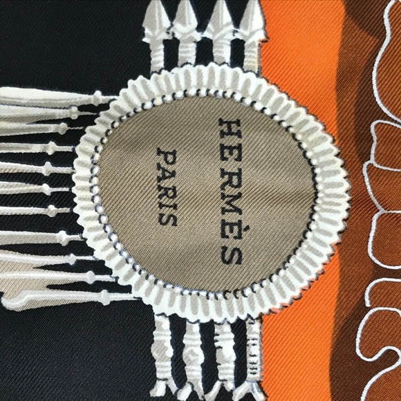 HERMES Black Scarf - Picture 9 of 13